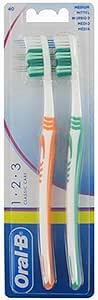 Oral-B 1–2-3 classique Soins Medium Brosse à dents manuelle – Lot de 2 (Coloris aléatoire)
